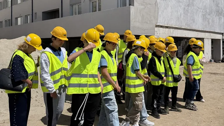 O zi în lumea construcțiilor